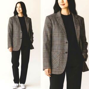 New Woman's Cozy Blazer Size Large